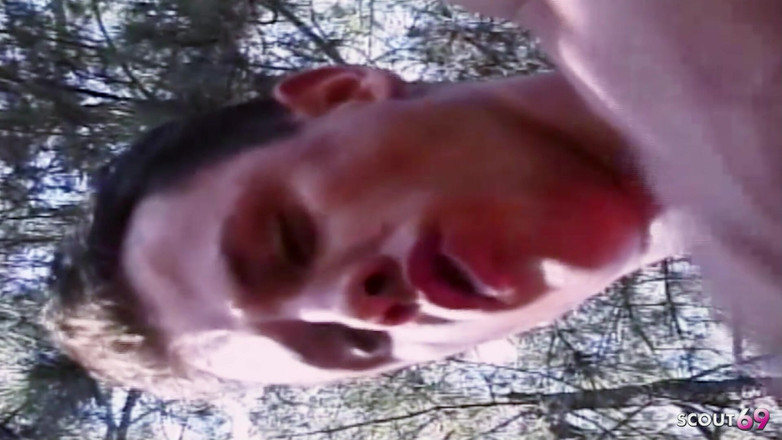 Shemale TS Collection: Tinder Date трахает худенькую блондинку-шмеля с мясистым членом в тугом очке