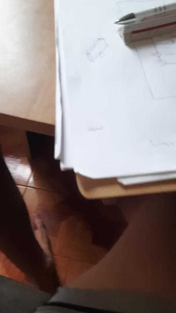 Brasileirosbk: Masturbate unde the office table
