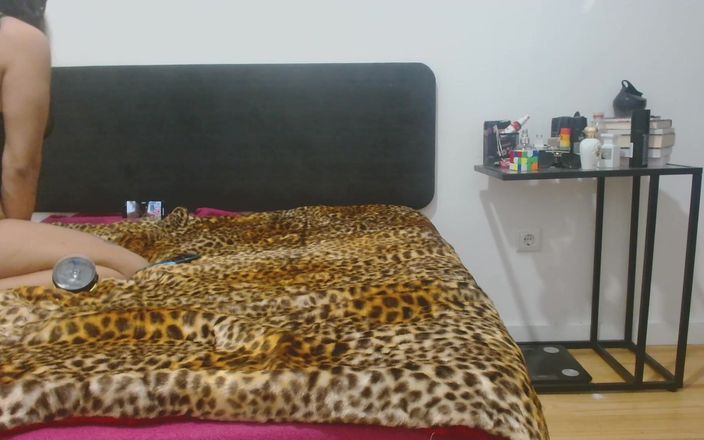 Brazilian Catwomen: Ero eccitata da sola a casa pt2