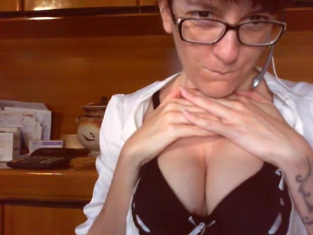 Nicoletta Embassi: Humiliation in the office