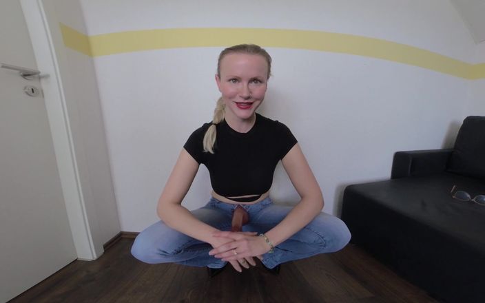 BlondeHexe VR: Futanari dívka se ti vystříká do obličeje