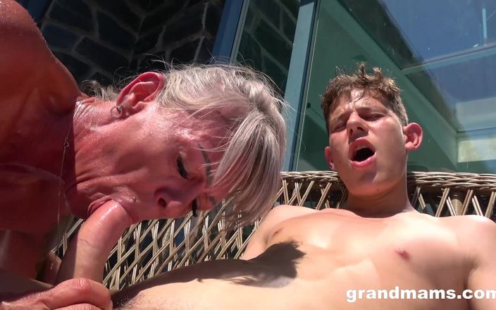 Grandmams: Sexy avó bronzeada por avós