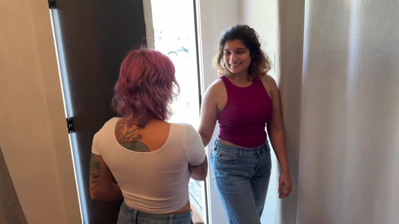 Cutikatxoxo: Lesbian Affair with a Pakistani Slut