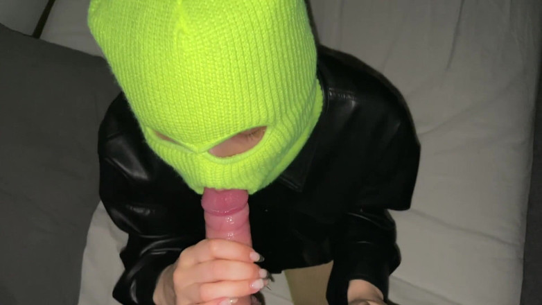 Californiababe: Californialı genç kız deri ceketle sikişiyor