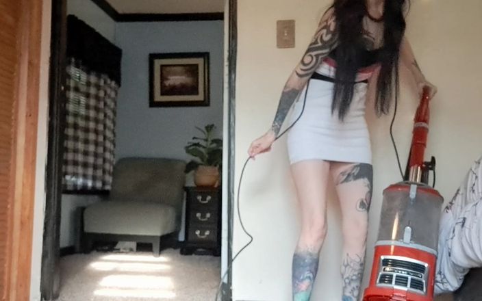 PandoraSG: Sexy aspirando em um mini vestido - fetiche por trabalho doméstico...