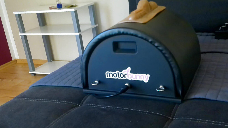 CoraBitch: Návštěva Corabitch od kamaráda, druhé kolo