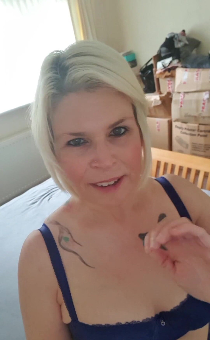 SkylerSquirt: Un cul heureux mercredi tout