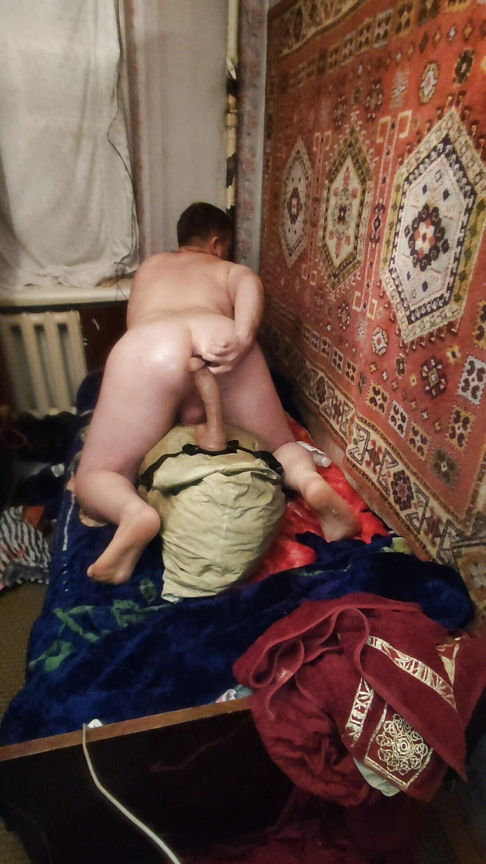 Sergo18333: Gay menunggang dildo