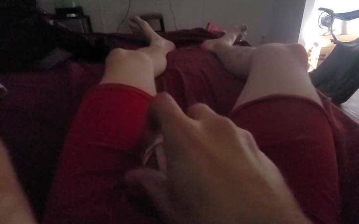 HoneyBadger: Vibrador en mi polla me hace acabar duro