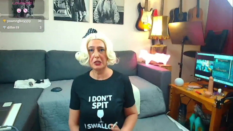FoxyandTed: I Don't Spit, I Swallow!