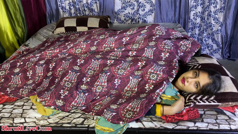 ShrutiLiveCum: ห้องลูกพี่ลูกน้องสาวหมู่บ้านคนสวย, แสงไฟไปตอนกลางคืน, น้องสาวไม่แท้ชอบแชร์เตียงกับฉัน, shrutilivecum