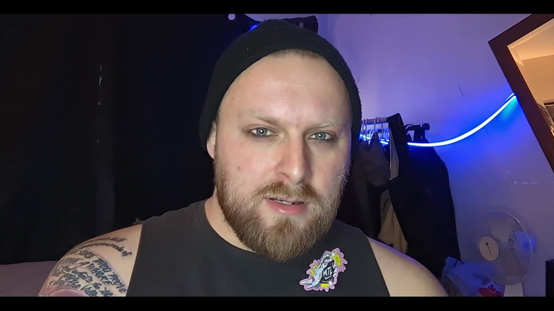 WolfgangWhite: Принижує тебе за те, що у вас крихітний пеніс зі зворотним відліком сперми, і дрочить свого заради мого маленького пеніса, фетишистів приниження пеніса