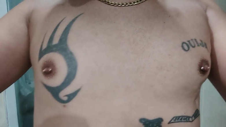 Idmir Sugary: 문신을 한 가슴과 피어싱 젖꼭지 표시 - 가슴을 짜고 만지는 - 젖탱이 플레이