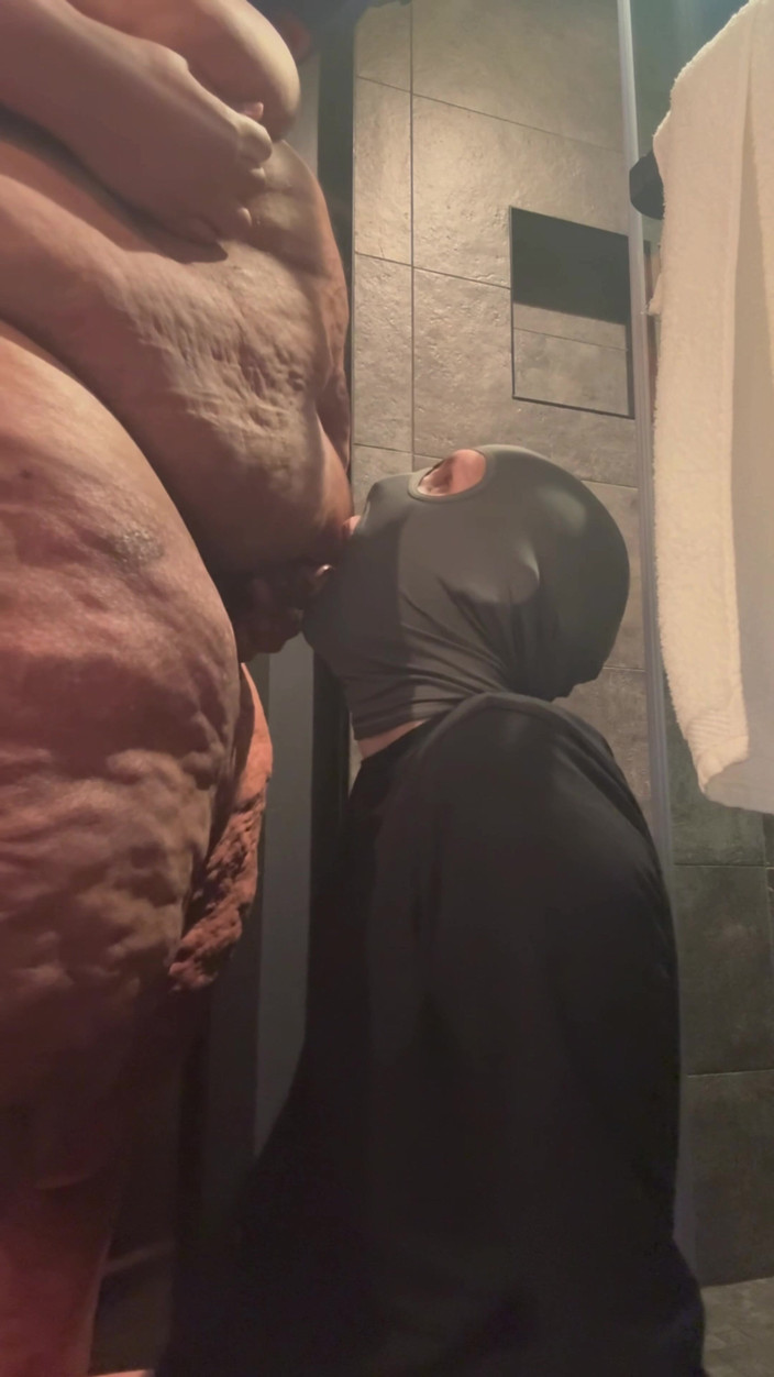 Fat Chub Booty: Using a White Subs Throat and Face