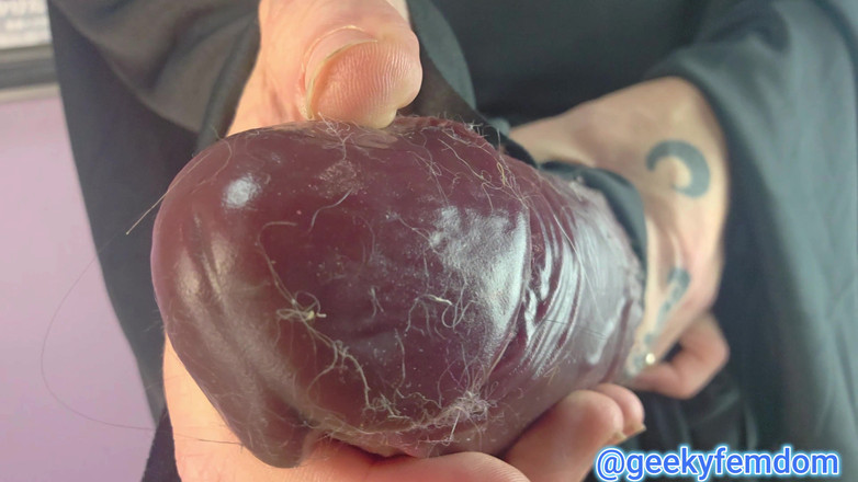 Geeky Femdom: Urlo vergine scappatoie