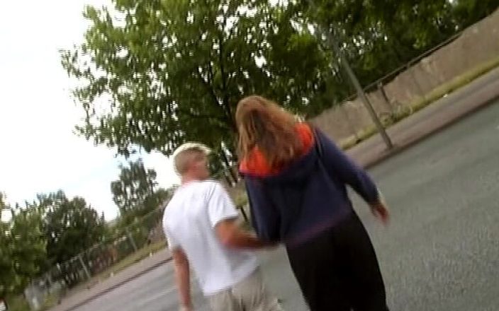 German Amateur Videos: 21-jähriger deutscher teenager wurde abgeschleppt und gefickt