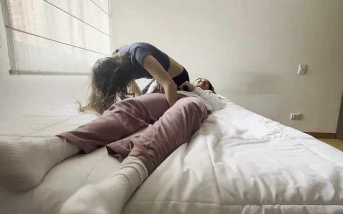 scarlettandc: Women's Pajama Wrestling Featuring Bouncing Asses, Unexpected Falls, and Plenty...
