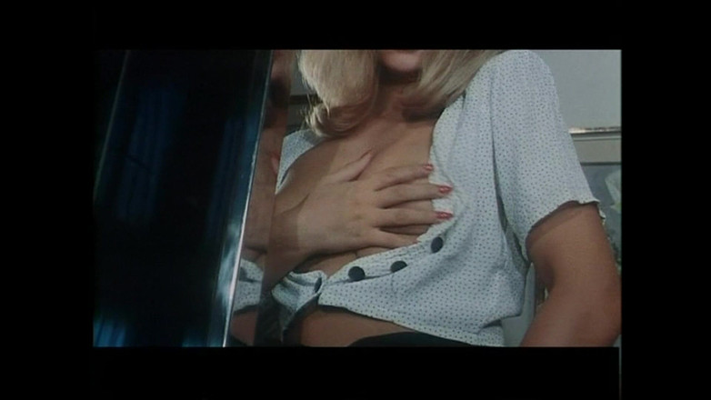 The Unforgettable: За ним шпионила домработница