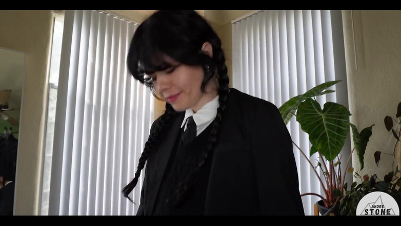 Andre Stone: Woensdag Addams neemt enorme pik &amp; lading ft. Yhivi