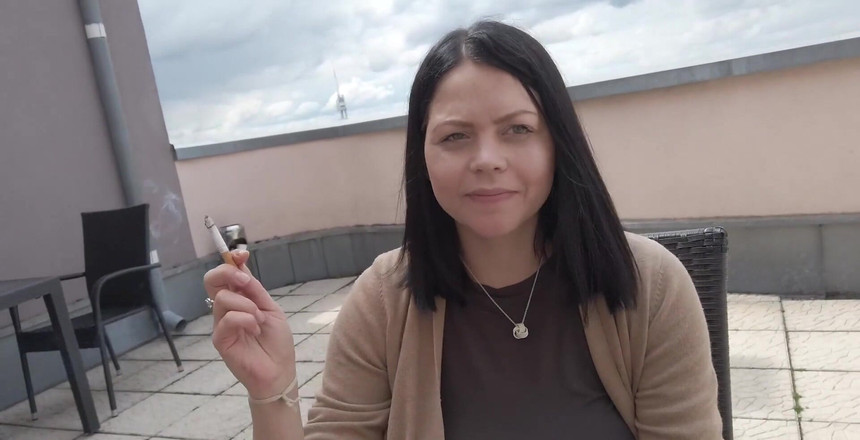 Shione Cooper: Fumez între filmări, mă duc cu Andre