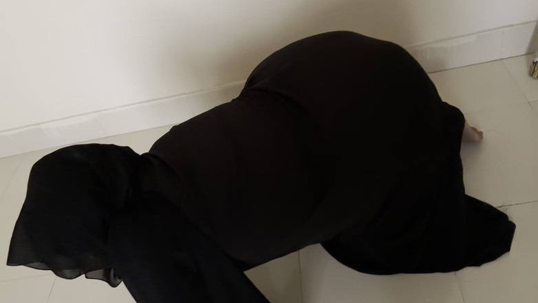 Aria Mia: Mengongkek pembantu rumah yang cantik di Arab Saudi, apabila kepalanya...