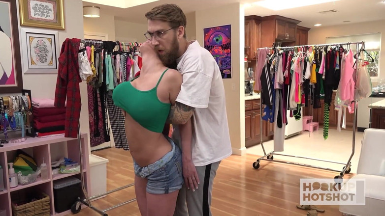 HookUp HotShot-BTS: Bts - Slutty Dee Williams Is Horny for Bryan Gozzling's Rough...