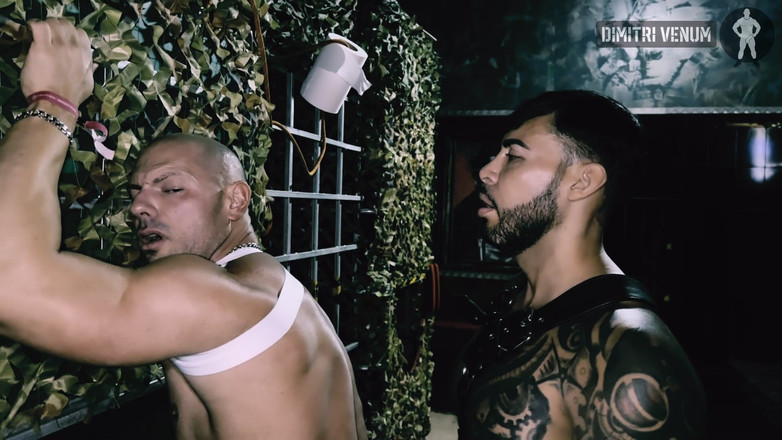 Dimitri Venum: Di ruang belakang