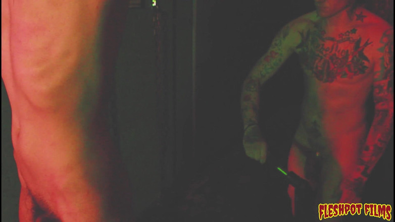 Fleshpot films: Nawiedzenie Axela