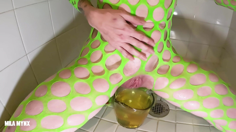 Mila Mynx: Neon Slut Gulps Double Piss Shower