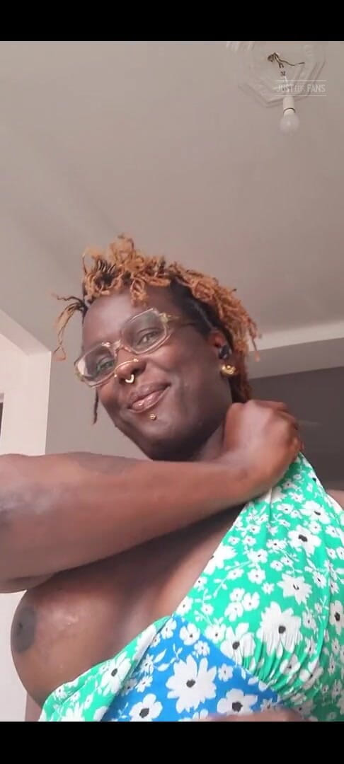 Imana Trans: Play with My New Tits