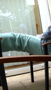 Muslimská milfka mi dává ruční práci a orální sex a pak spolkne mé sperma.