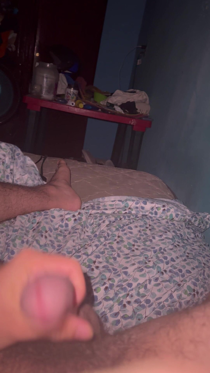 Brian25503: 私の部屋で一人でオナニー