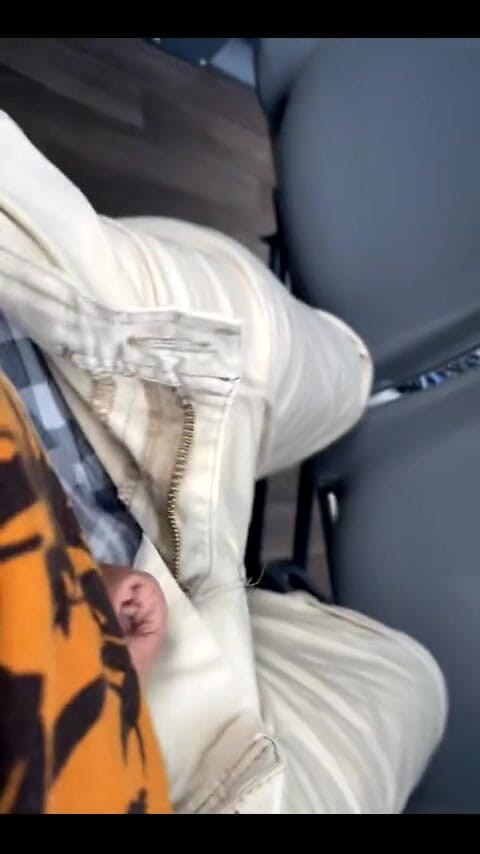 SniffHeadGER: V autobuse 1