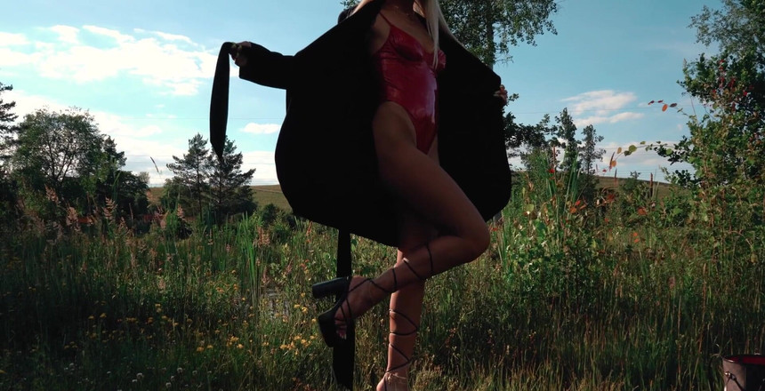 Bubblegumtoes: Rozbalte mě jako dárek Mějte pěkný víkend