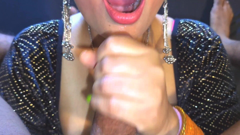 Hardcore Lover: Bhabhi desi menunjukkan kemahiran blowjobnya kepada abang iparnya