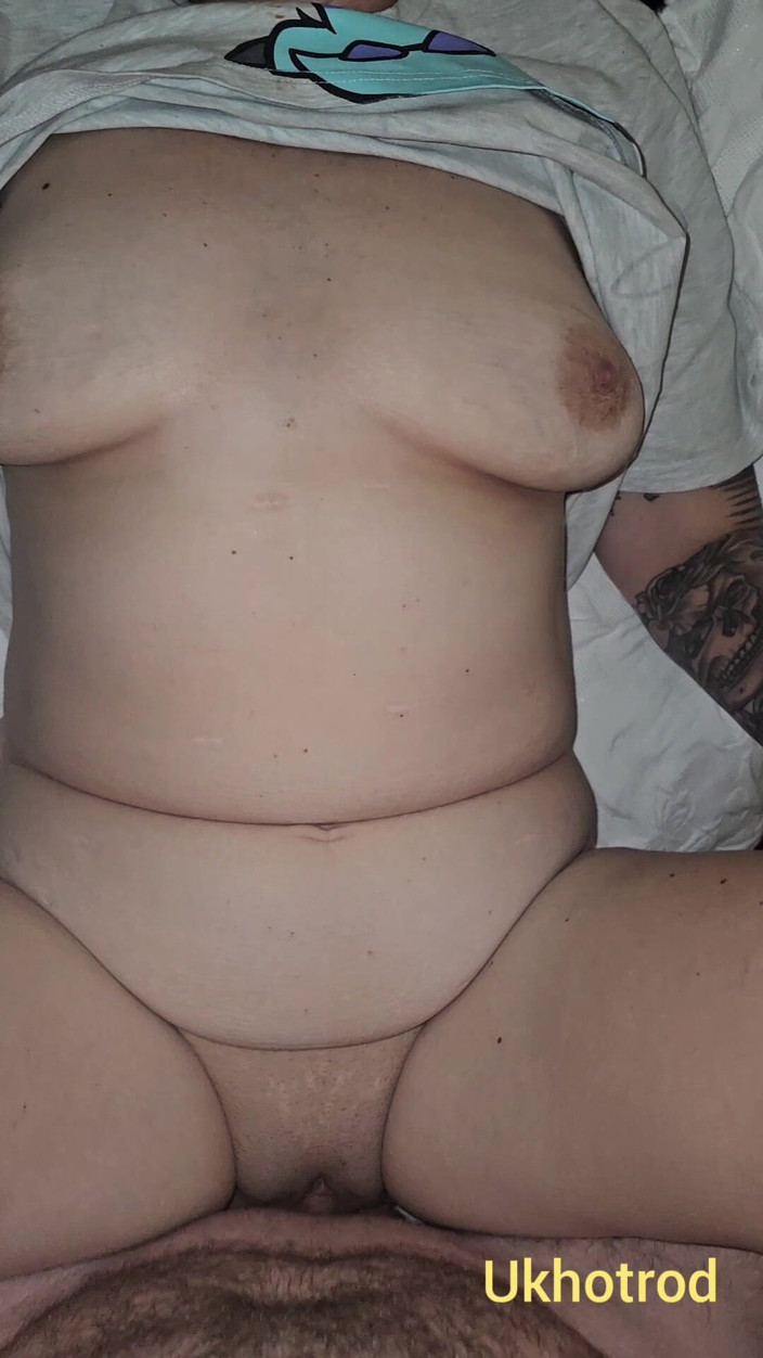 UK Hotrod: Spur of Moment Late Night Fuck and Big Creampie Finish