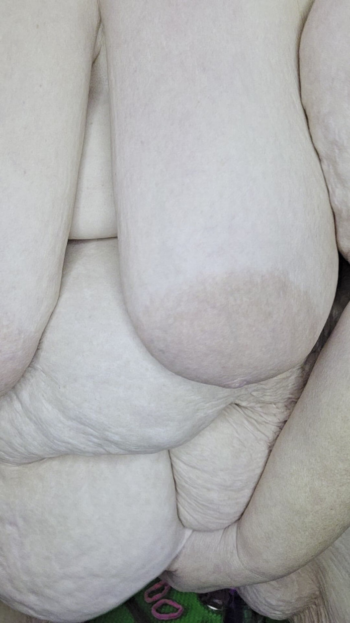 HerculesnVENUS: Memek cewek ini digosok dan dicrot di dalam