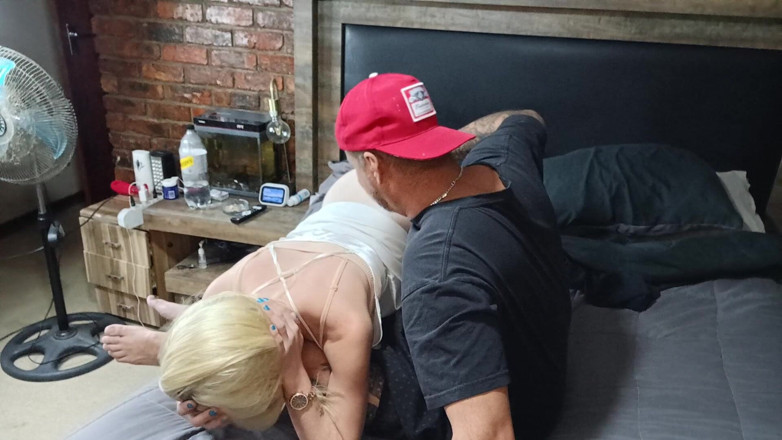 Bigjoefuckalott: Finger a Blond and She Dident Love Iet