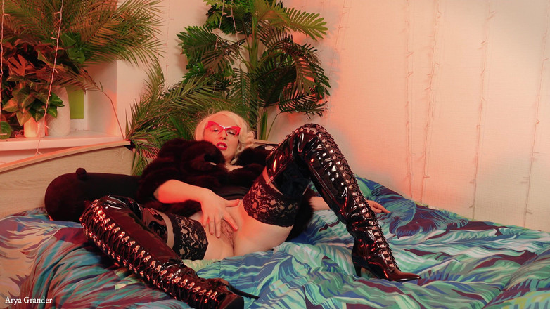 Arya Grander: 私の太ももハイブーツにザーメン!ストッキング、毛皮、膝上のハイヒールのブロンドの愛人Arya Grander