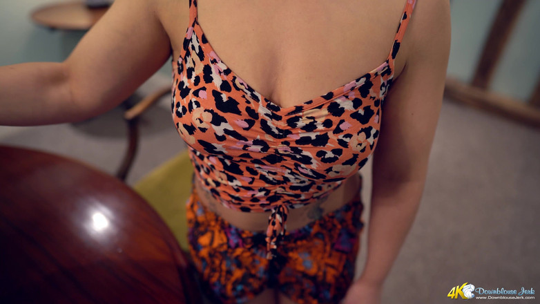 DownblouseJerk: Ashley Rider - tu aimes te faire taquiner