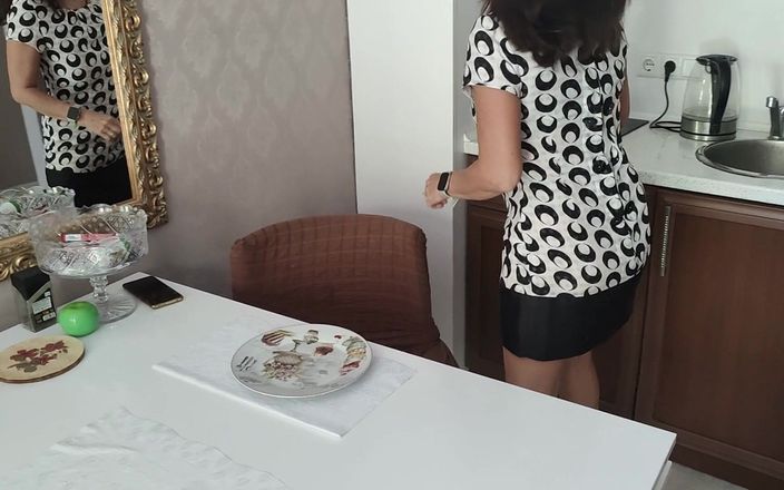 Tumanova Alina: Alimentou a mãe do meu amigo, meu pau e porra...
