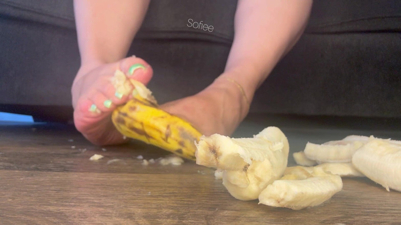 SofieeSoles: 바나나 5개 껍질을 벗긴 다음 분쇄