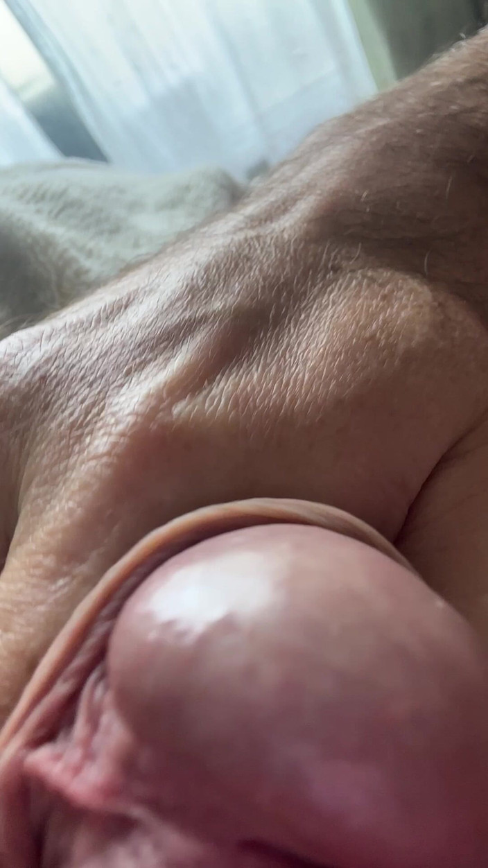 AtomicJerk: सुबह हाथों से चुदाई और वीर्य निकालना