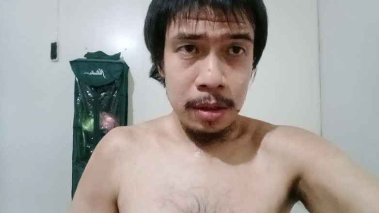 Piolo Alberto: Kneeling Down Masturbation