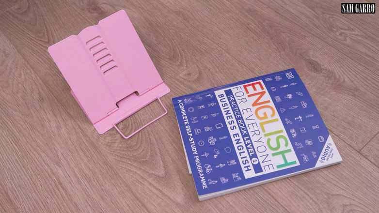 Sam Garro: 家庭教師はこの男に英語を教えようとしましたが、彼は彼女とセックスすることだけに興味がありました