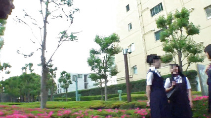 Raptor Inc: Ta nadýchaná dívka, kterou jste našli v té slavné hudební...