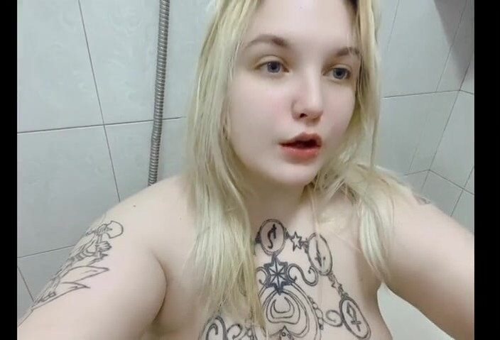 Yukionna: Blonde masturbate yourself in bathroom