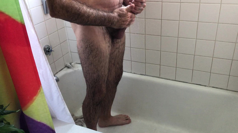 OhTrevor: Peluda madura papi ohtrevor gran polla húmeda y dura