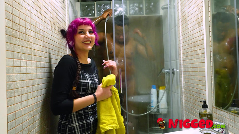 FAKings Black Fix: Mei在fakings Black Fix中向异族张开她的阴户