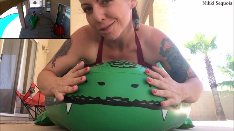 Nikki's Fetishes: Giant Inflatable Gator